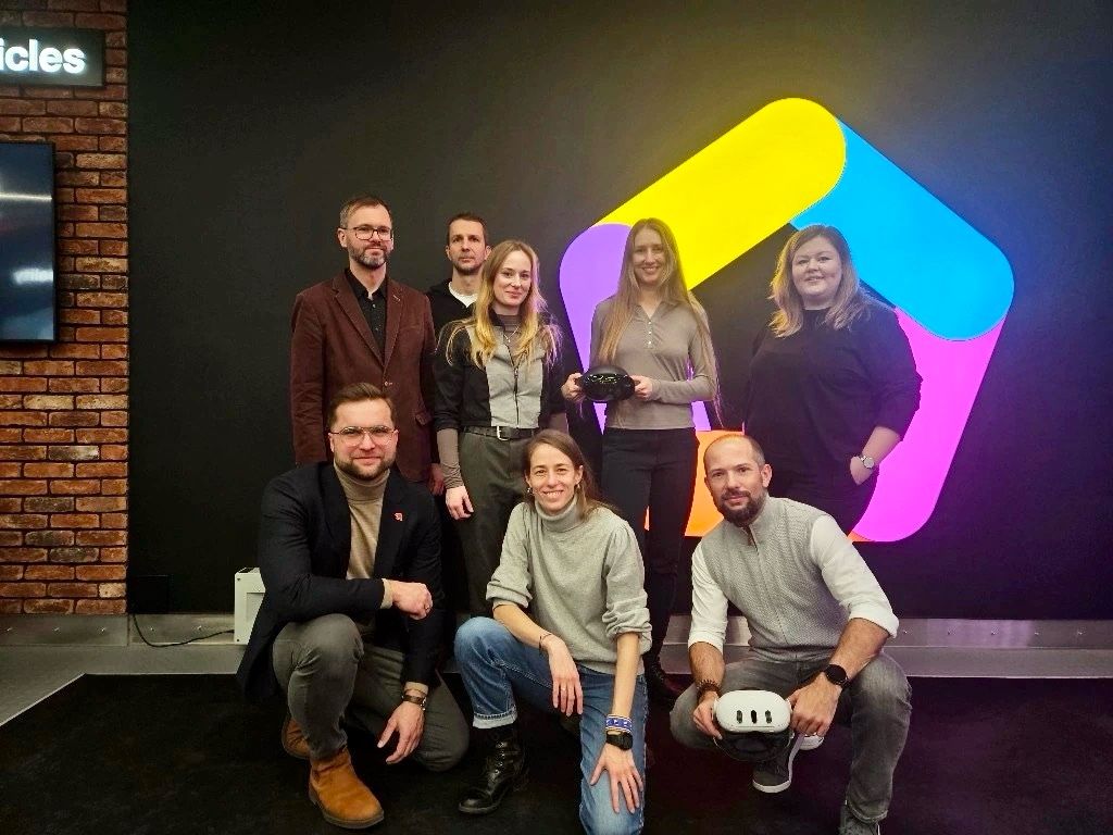 Zespół rezydencji Kryzys Technologiczny realizujący metodę PEREBEL w siedzibie Orange Polska